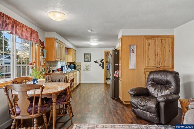 640 S Pershing St, Mt Angel, OR 97362