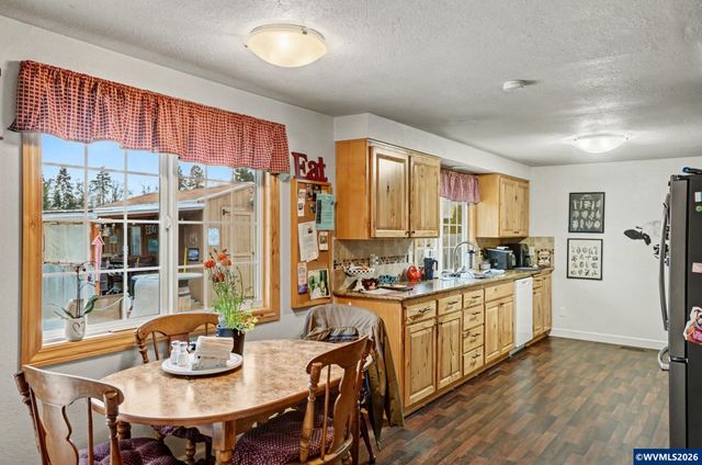 640 S Pershing St, Mt Angel, OR 97362