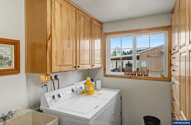 640 S Pershing St, Mt Angel, OR 97362