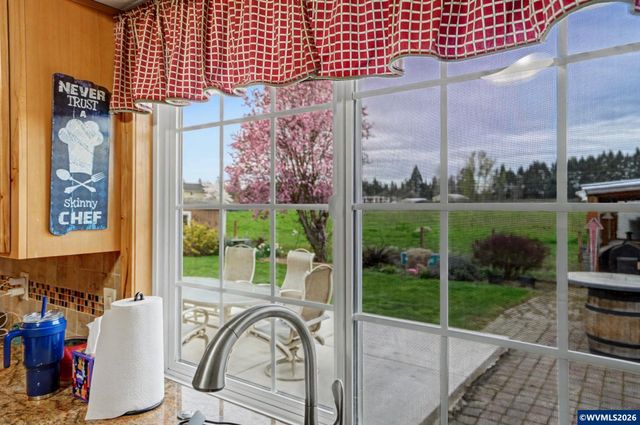 640 S Pershing St, Mt Angel, OR 97362