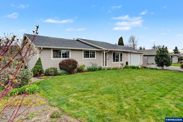 640 S Pershing St, Mt Angel, OR 97362