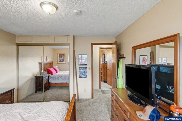 640 S Pershing St, Mt Angel, OR 97362