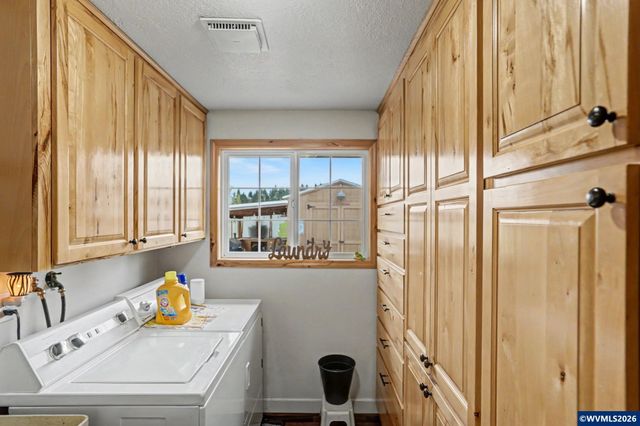 640 S Pershing St, Mt Angel, OR 97362