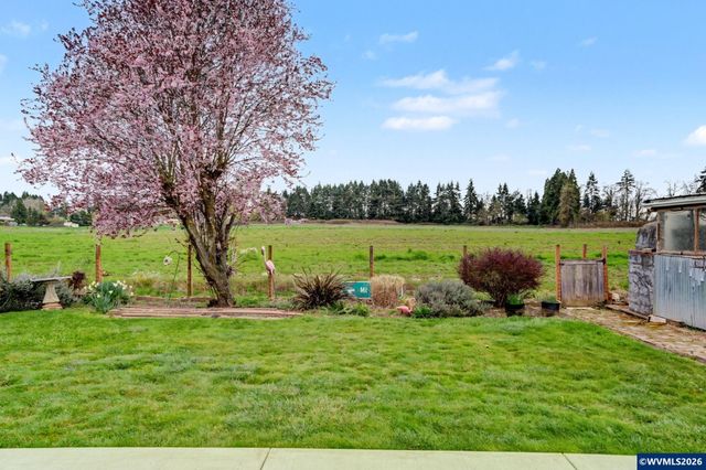 640 S Pershing St, Mt Angel, OR 97362