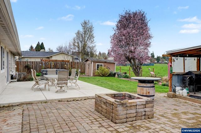 640 S Pershing St, Mt Angel, OR 97362