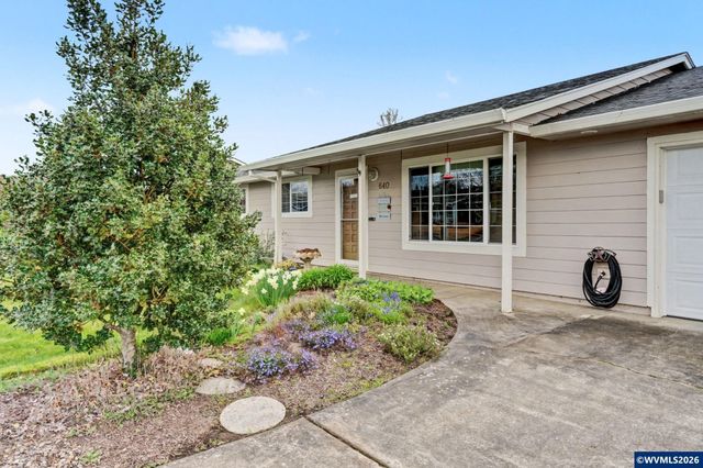 640 S Pershing St, Mt Angel, OR 97362