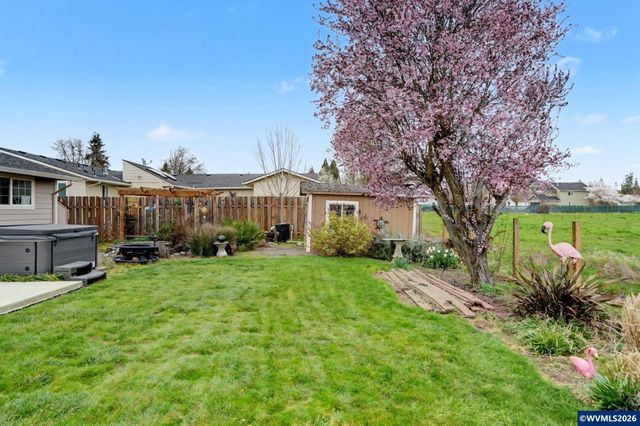 640 S Pershing St, Mt Angel, OR 97362