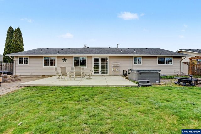 640 S Pershing St, Mt Angel, OR 97362