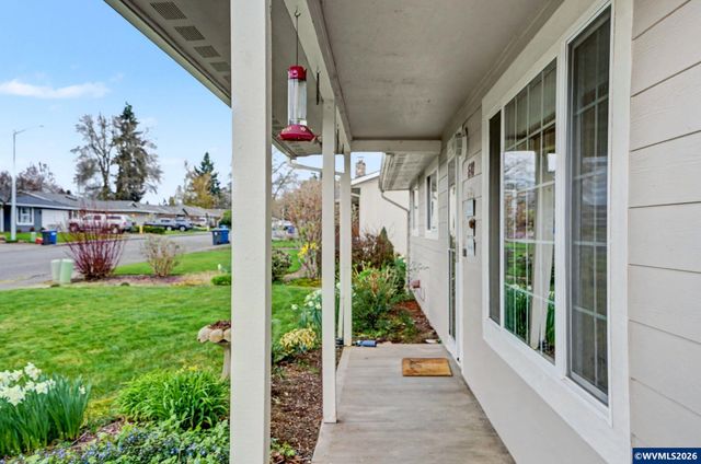 640 S Pershing St, Mt Angel, OR 97362