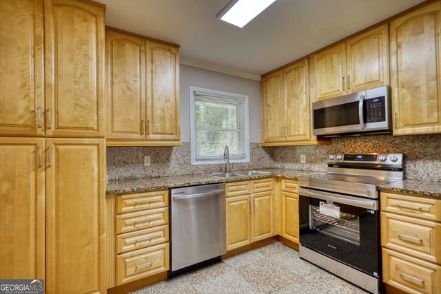 543 Wavelyn Way, Riverdale, GA 30274