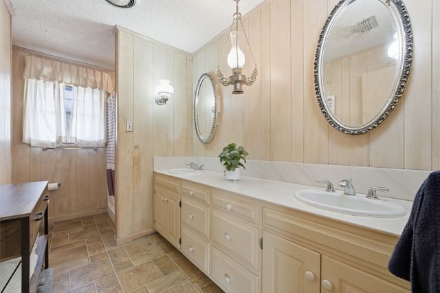 2210 White Street, Clifton, TX 76634