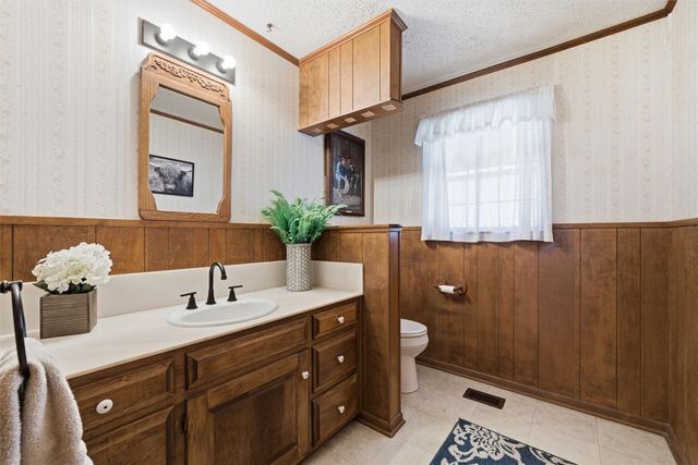 2210 White Street, Clifton, TX 76634