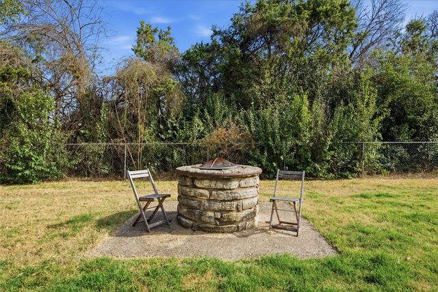 2210 White Street, Clifton, TX 76634