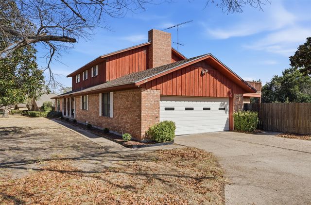 2210 White Street, Clifton, TX 76634