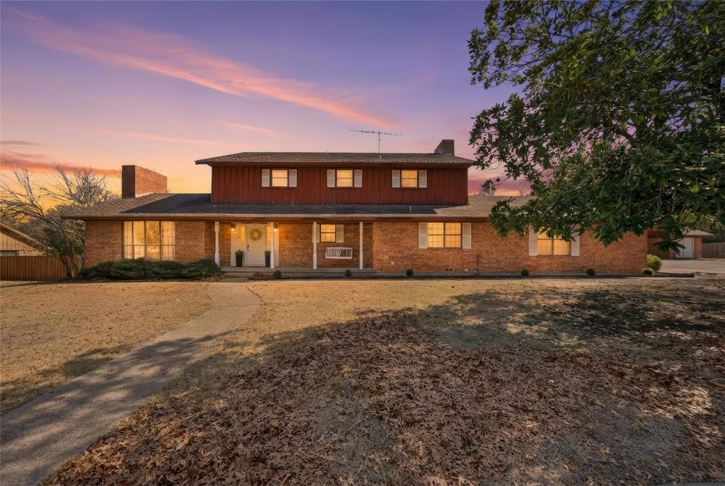 2210 White Street, Clifton, TX 76634