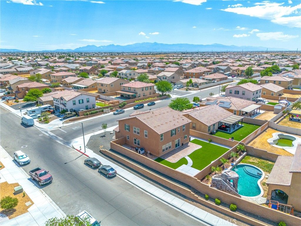 Image 4 of property listing at 14482 Sweetgrass Place, Victorville, CA 92394