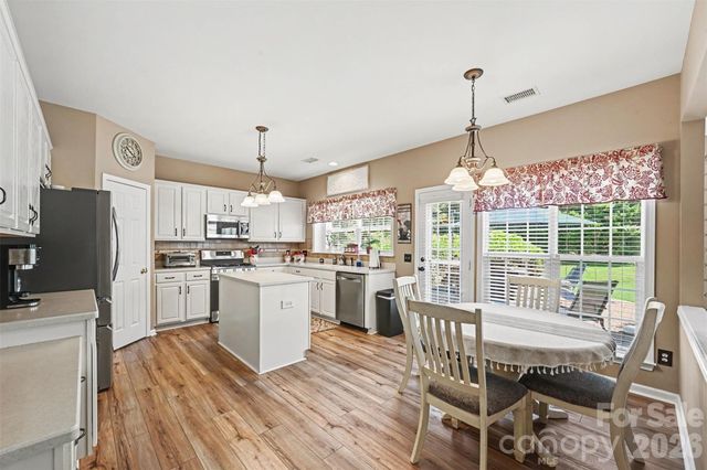 9538 Linden Tree Lane, Charlotte, NC 28277