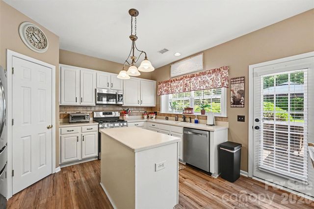 9538 Linden Tree Lane, Charlotte, NC 28277