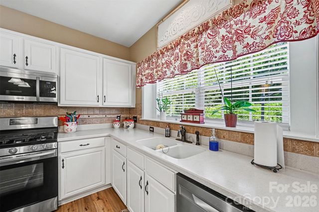 9538 Linden Tree Lane, Charlotte, NC 28277