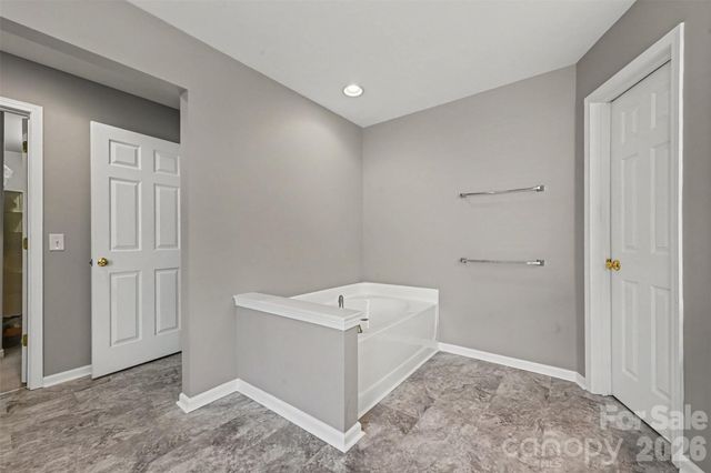 9538 Linden Tree Lane, Charlotte, NC 28277
