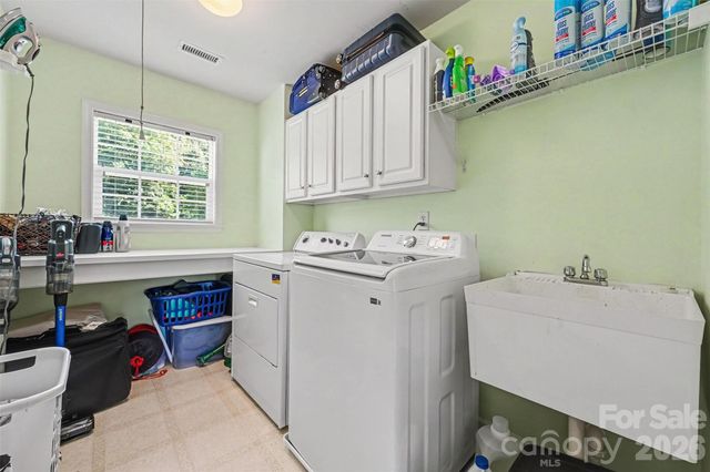 9538 Linden Tree Lane, Charlotte, NC 28277