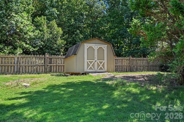 9538 Linden Tree Lane, Charlotte, NC 28277