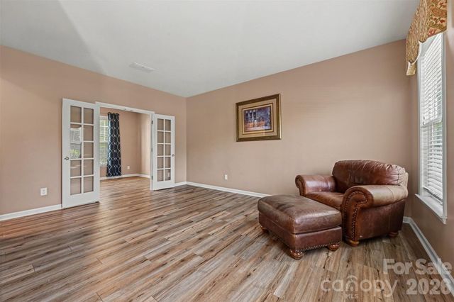 9538 Linden Tree Lane, Charlotte, NC 28277