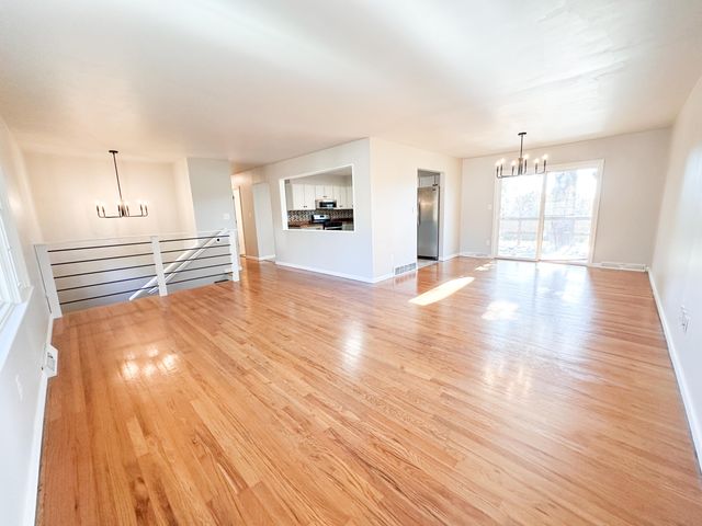 2618 WHITE GATE DR, Columbia, MO 65202