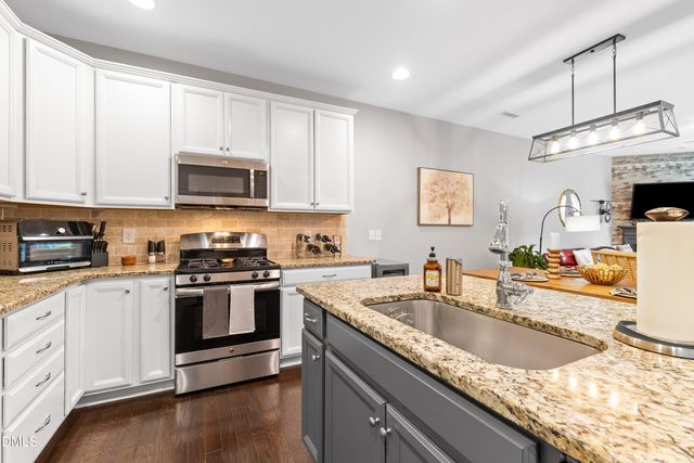 105 Writing Rock Place, Apex, NC 27539
