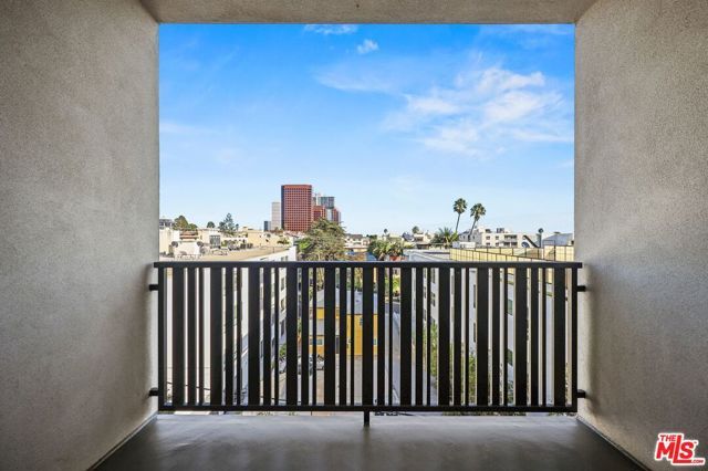 11818 Dorothy Street 303, Los Angeles, CA 90049