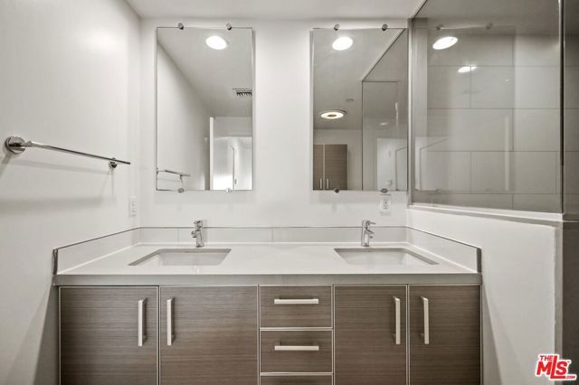 11818 Dorothy Street 303, Los Angeles, CA 90049