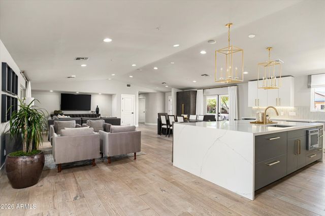 5242 N WOODMERE FAIRWAY --, Scottsdale, AZ 85250