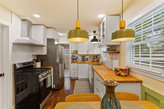 1045 Dell Avenue SE, Smyrna, GA 30080