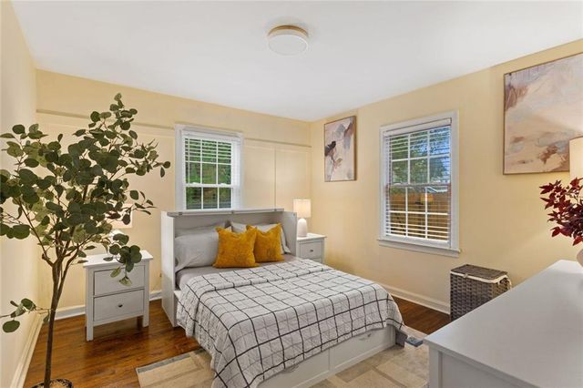 1045 Dell Avenue SE, Smyrna, GA 30080