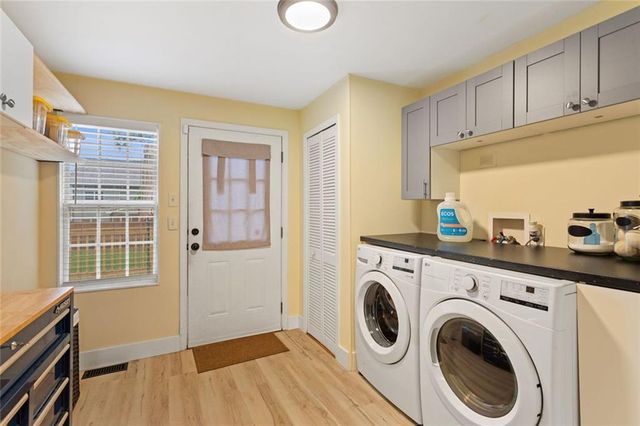 1045 Dell Avenue SE, Smyrna, GA 30080