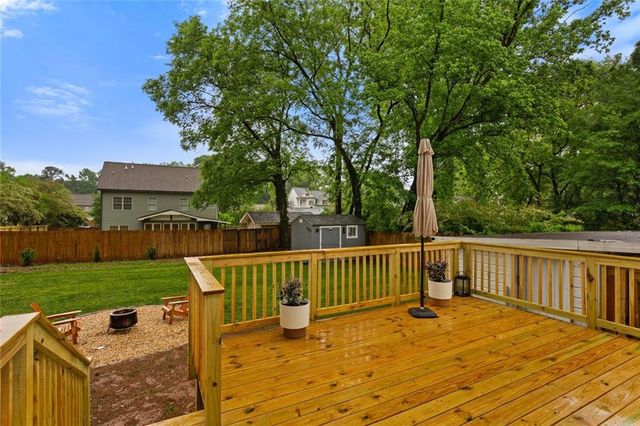 1045 Dell Avenue SE, Smyrna, GA 30080