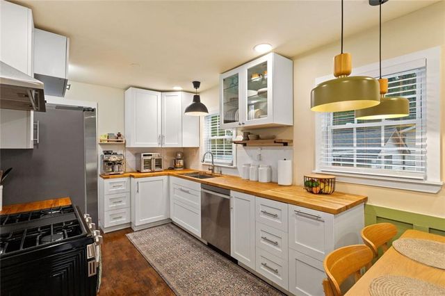 1045 Dell Avenue SE, Smyrna, GA 30080
