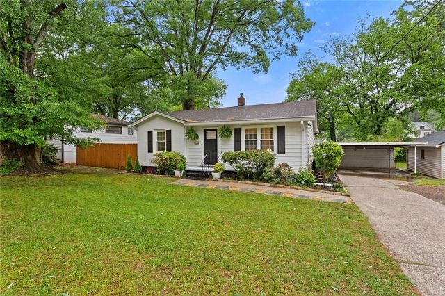 1045 Dell Avenue SE, Smyrna, GA 30080