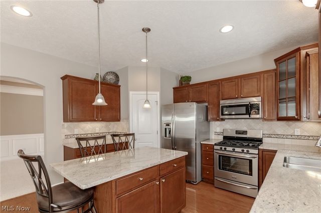 8375 Raleigh Place, Concord Twp, OH 44077