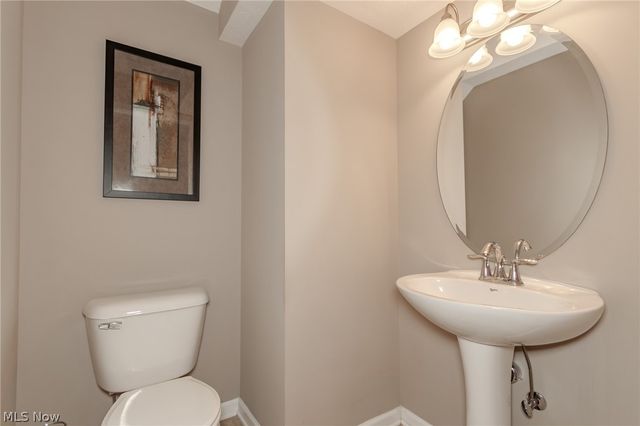8375 Raleigh Place, Concord Twp, OH 44077