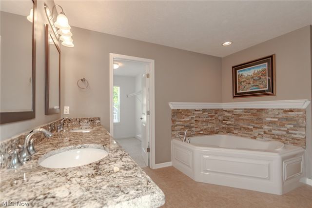 8375 Raleigh Place, Concord Twp, OH 44077