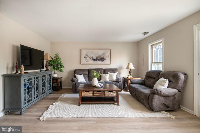 992 RIVERSEDGE CIR, Annapolis, MD 21401