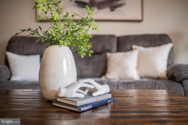 992 RIVERSEDGE CIR, Annapolis, MD 21401