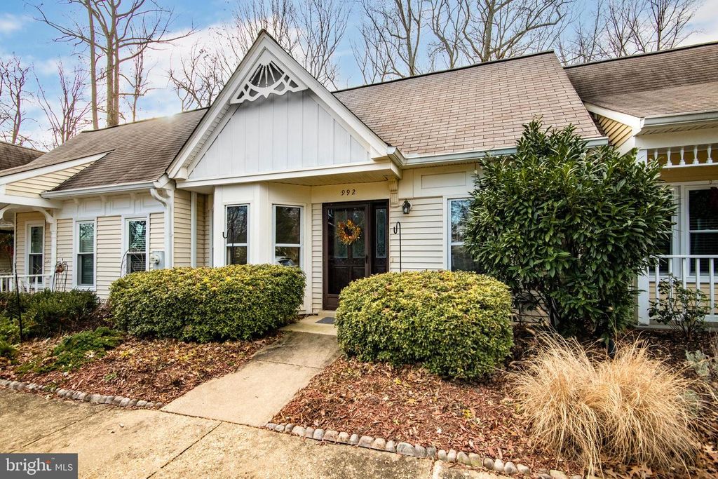992 RIVERSEDGE CIR, Annapolis, MD 21401