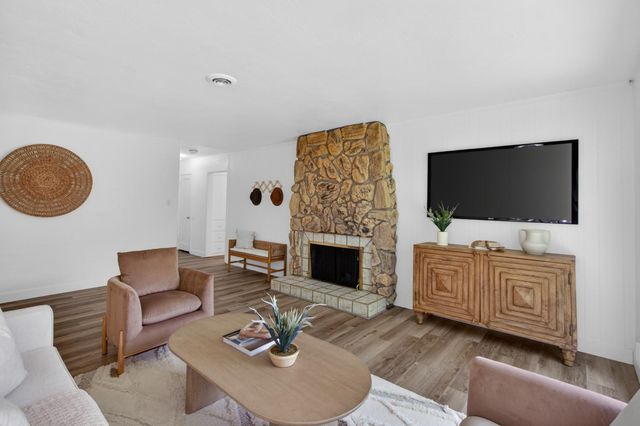 1515 Los Molinos Way, Sacramento, CA 95864