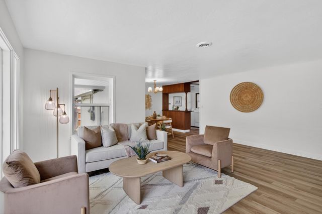 1515 Los Molinos Way, Sacramento, CA 95864