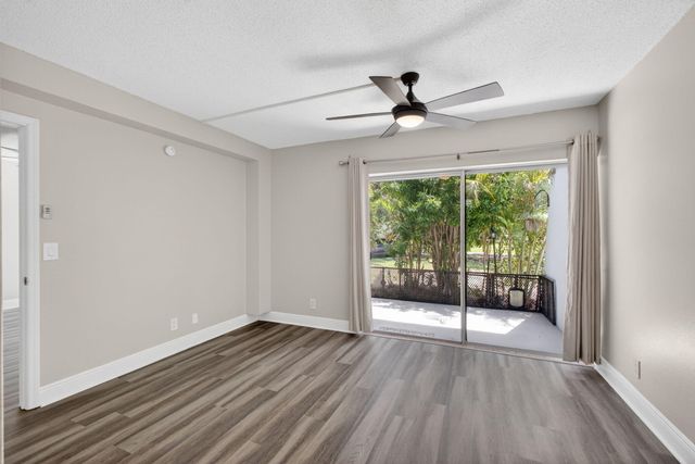 725 Hummingbird Way 109, North Palm Beach, FL 33408