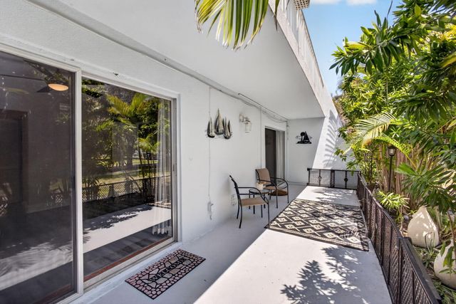 725 Hummingbird Way 109, North Palm Beach, FL 33408