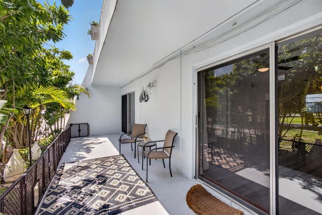 725 Hummingbird Way 109, North Palm Beach, FL 33408