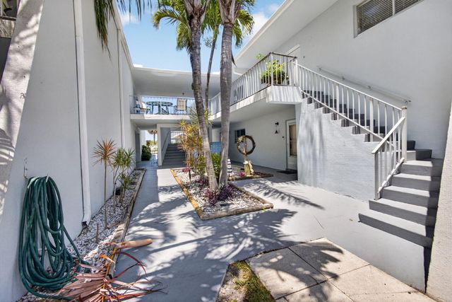 725 Hummingbird Way 109, North Palm Beach, FL 33408
